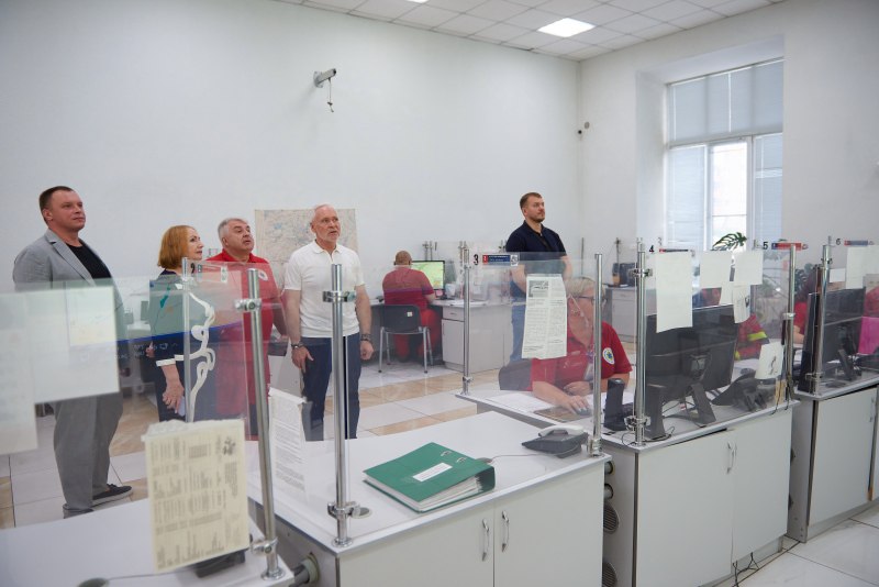 Відзначив кращих працівників Центру екстреної медичної допомоги та медицини Ігор Терехов: Новини Харкова